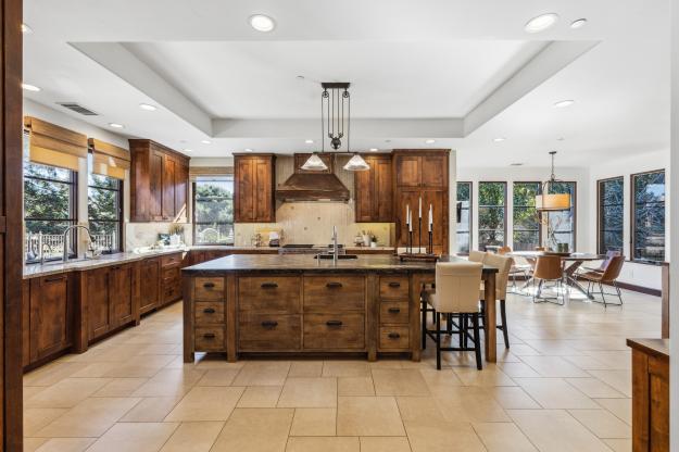 1150 Country Ln Kitchen