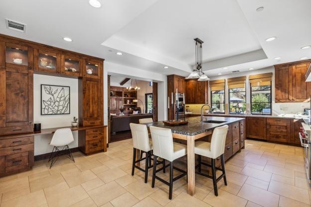 1150 Country Ln Kitchen