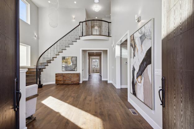 1407 Boulevard Way Living Room