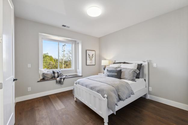 1407 Boulevard Way Bedroom