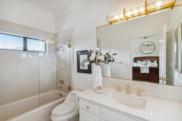 3309 Deer Hollow Bathroom