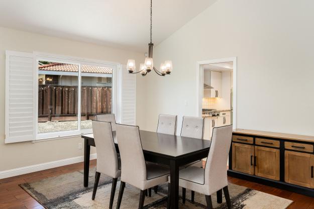 5425 Canyon Crest Dining Room