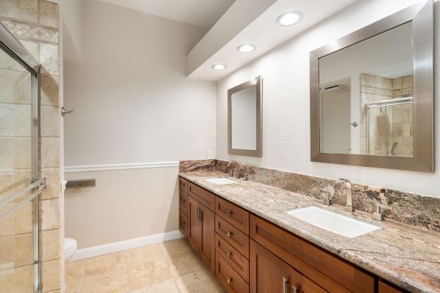 5425 Canyon Crest Bathroom