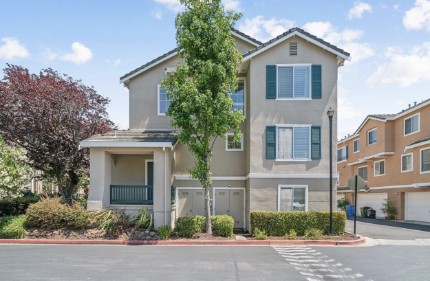 3009 Swallow Street Front