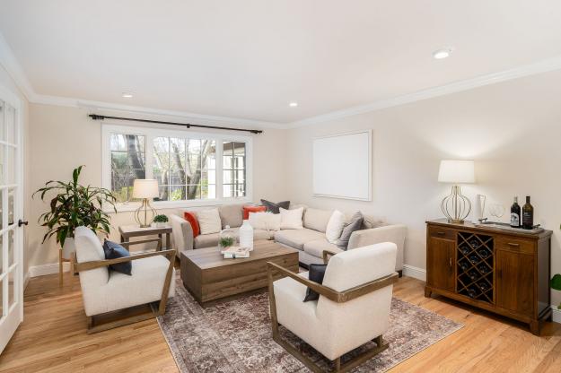 167 Belgian Drive Living Room