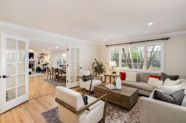 167 Belgian Drive Living Room
