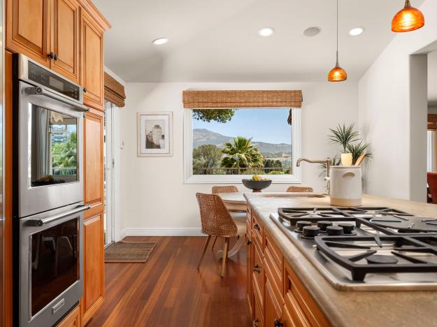 1 Sky Ter Kitchen