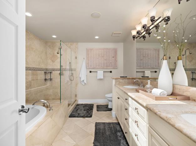 1 Sky Ter Bathroom