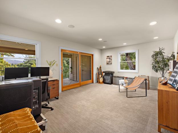 1 Sky Ter Bedroom