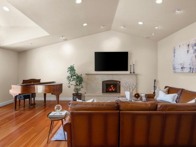 1 Sky Ter Living Room