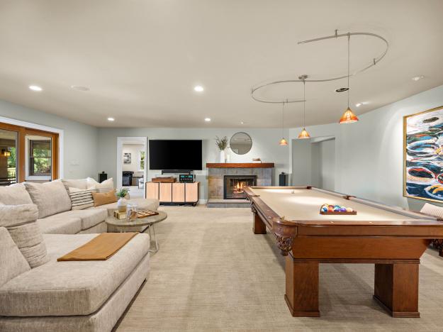 1 Sky Ter Game Room