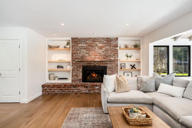 5400 Johnston Road Family Room