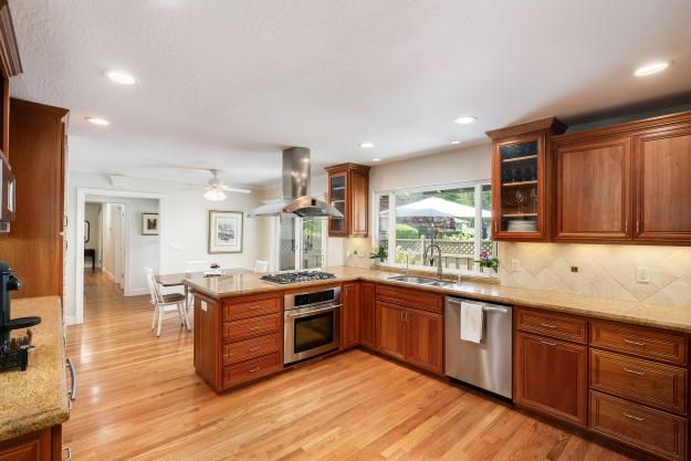 14 Avon Ct Kitchen