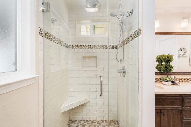 14 Avon Ct Bathroom