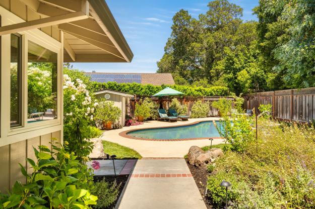 14 Avon Ct Backyard