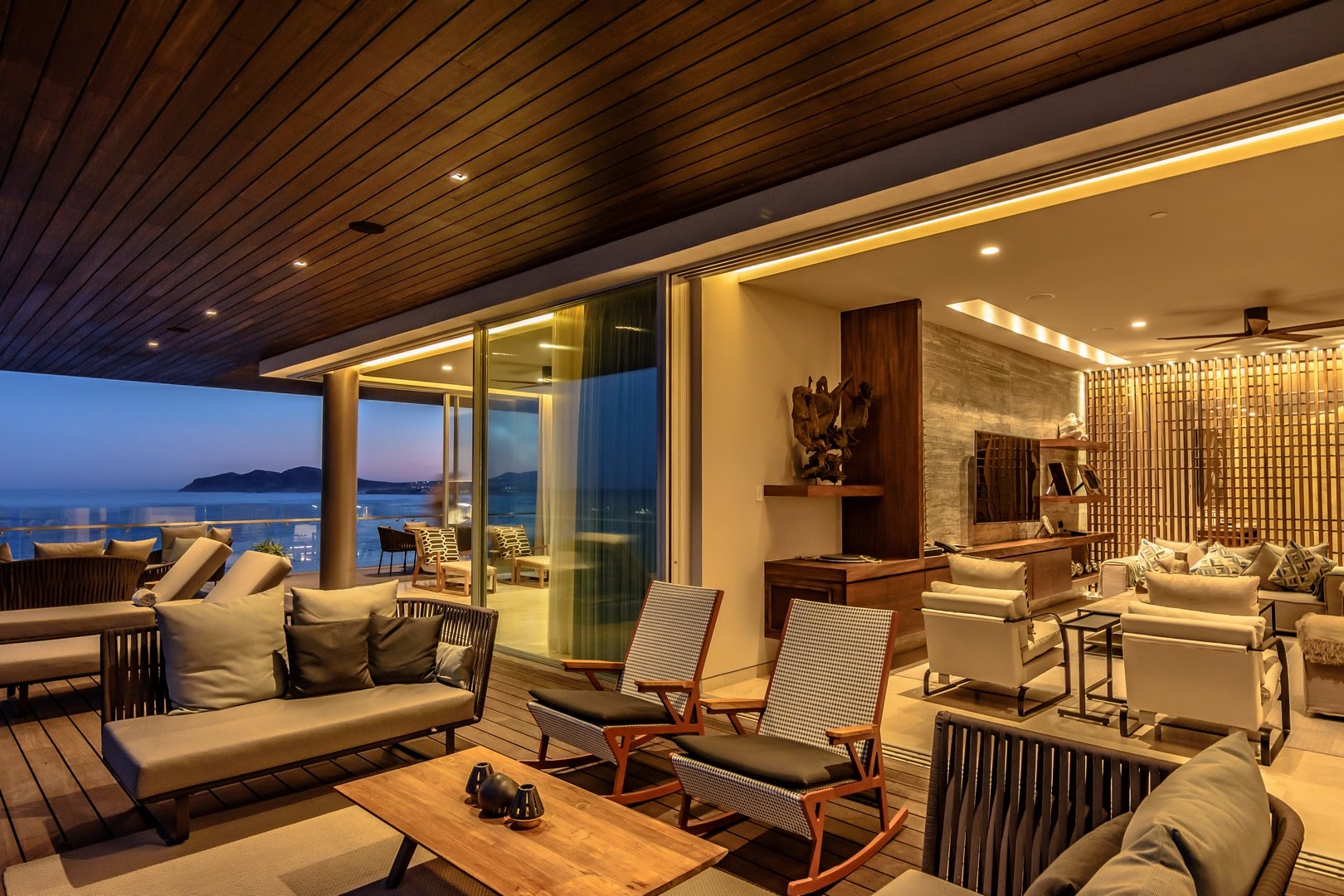 Solaz Beachfront Tower