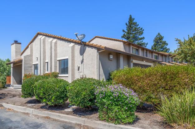 3513 Stone Pl Front