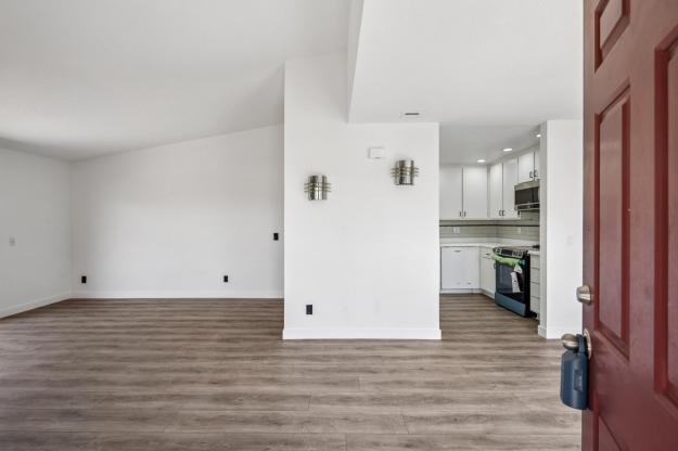 3513 Stone Pl Entry