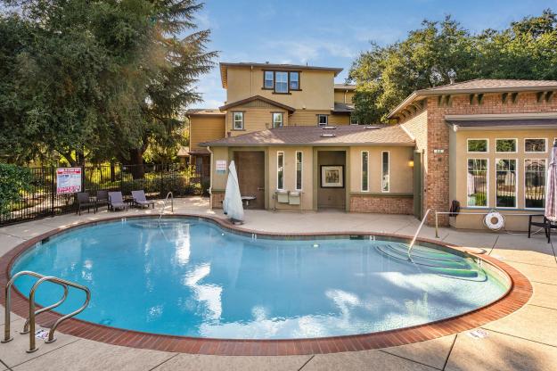 338 El Paseo Cir Community Pool
