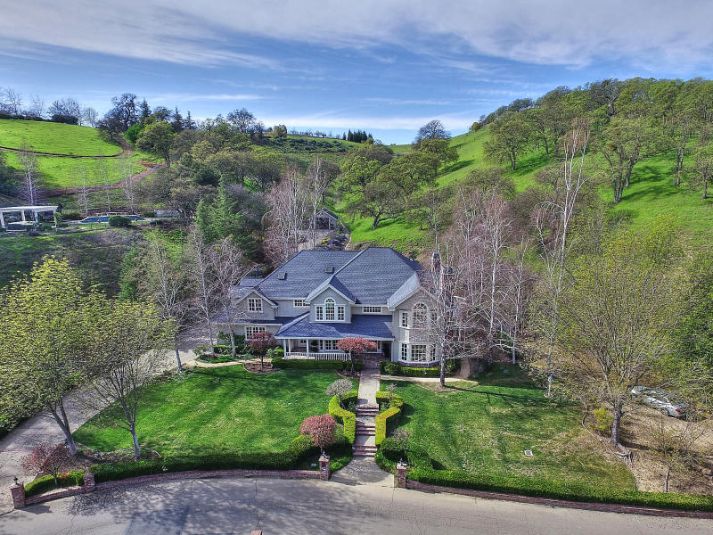 2405 Diablo Lakes Lane