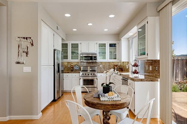 414 Fuchsia Lane - Kitchen