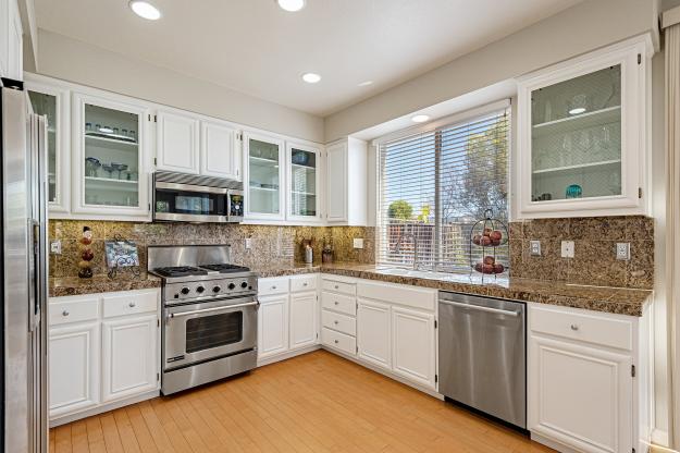 414 Fuchsia Lane - Kitchen