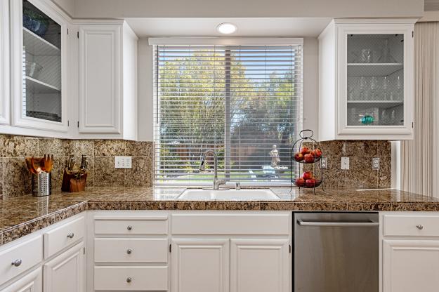 414 Fuchsia Lane - Kitchen