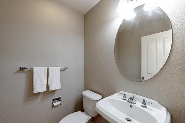 414 Fuchsia Lane - Bathroom