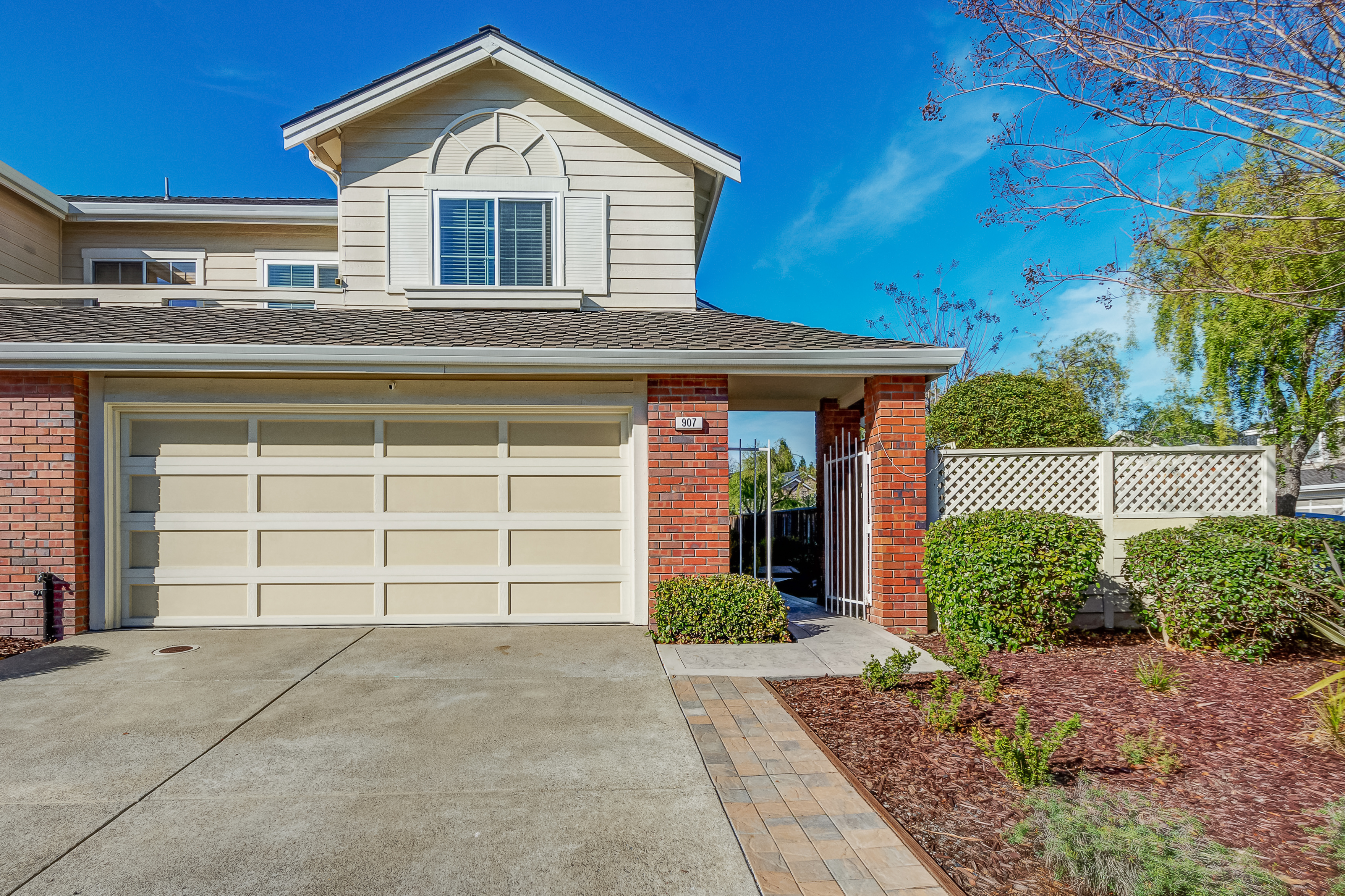 907 Springview Circle