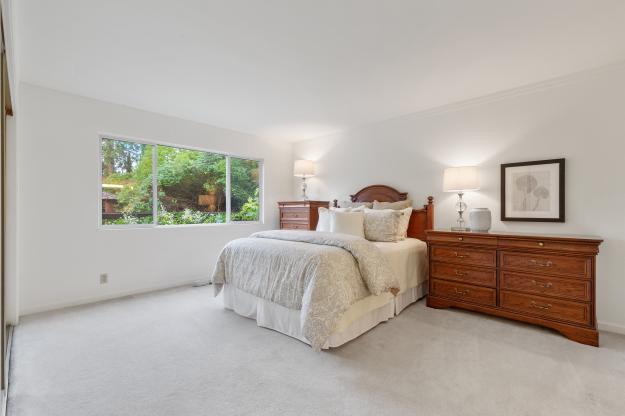 Bedroom at 520 Wimbledon Rd