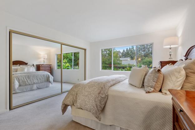 Bedroom at 520 Wimbledon Rd