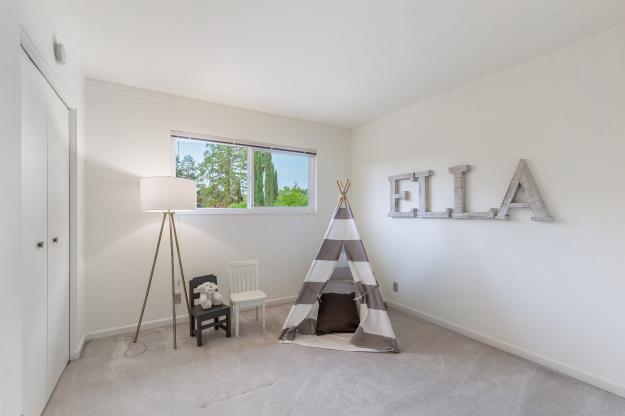 Bedroom at 520 Wimbledon Rd