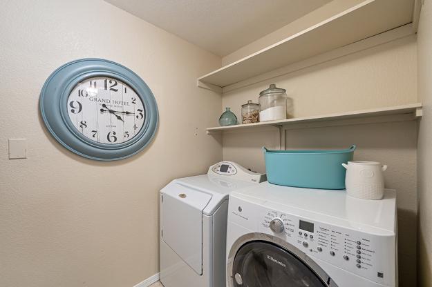 1840 Tice Creek Dr Laundry Room