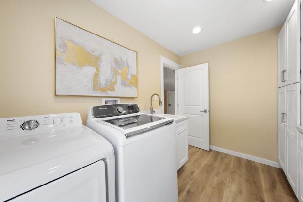 4132 Joan Ave Laundry Room