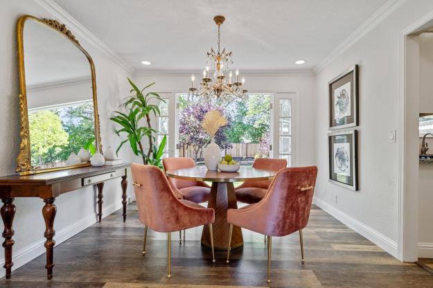 696 Brookside Drive Dining Room