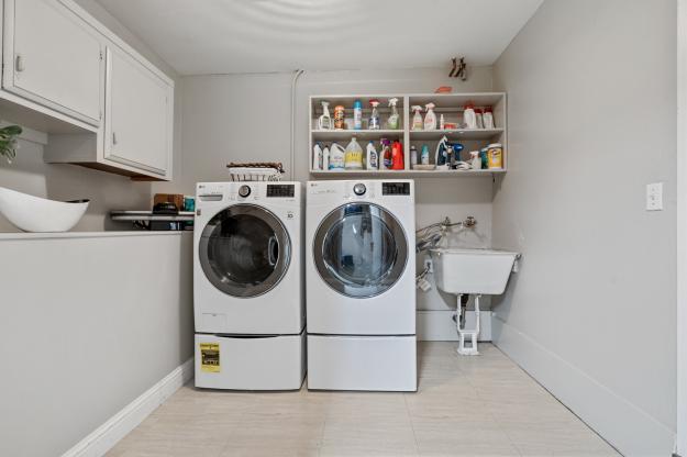 696 Brookside Drive Laundry Room