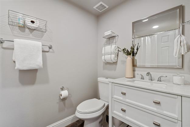 696 Brookside Drive Bathroom