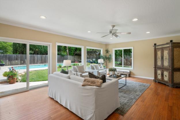 1489 Sunnybrook Road Family Room