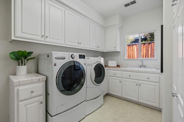 305 Tuscany Court Laundry Room