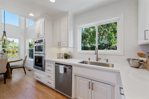 307 Zagora Drive Kitchen