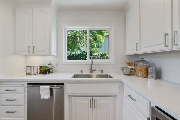 307 Zagora Drive Kitchen