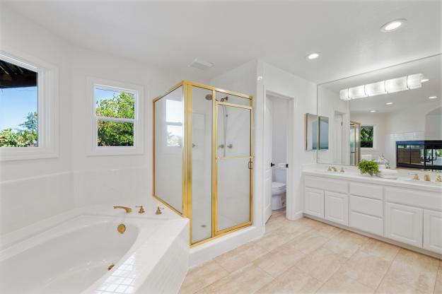 307 Zagora Drive Bathroom