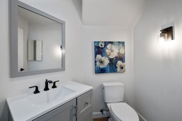 307 Zagora Drive Bathroom