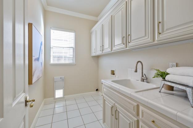 612 Stevens Ct Laundry Room