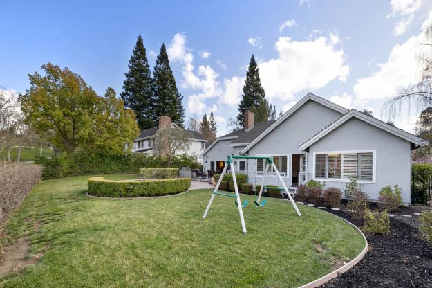 360 Red Maple Backyard