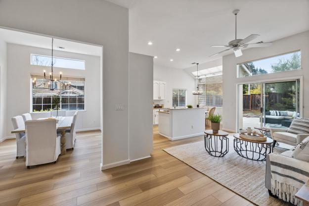 323 Mountain Ridge Dining Room