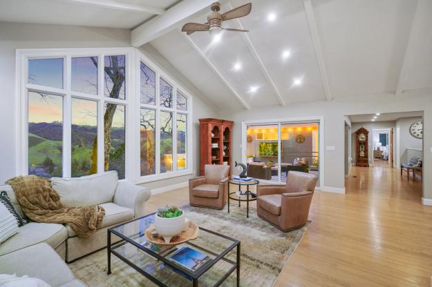 3840 Quail Ridge Road Living Room