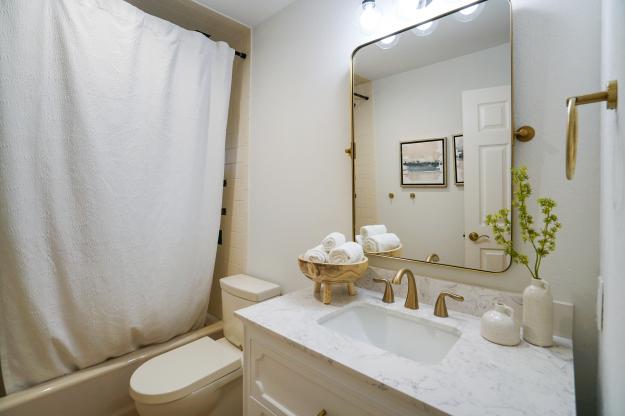 3012 Lunada Lane Bathroom