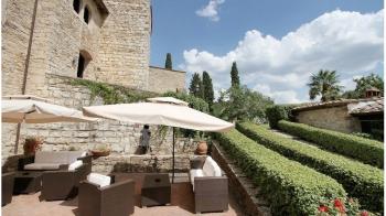 Gaiole Castle in Chianti (One of many Italian luxury rentals) Image #722